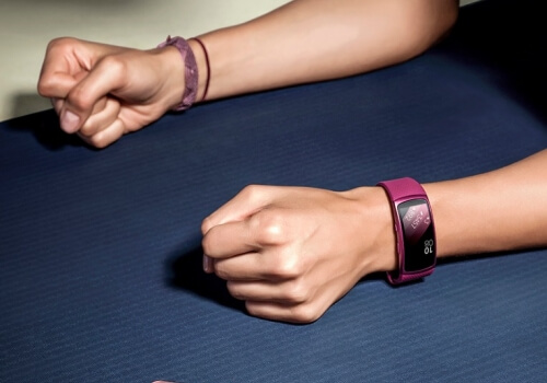 Samsung's $179 Gear Fit 2 goes on sale June 10