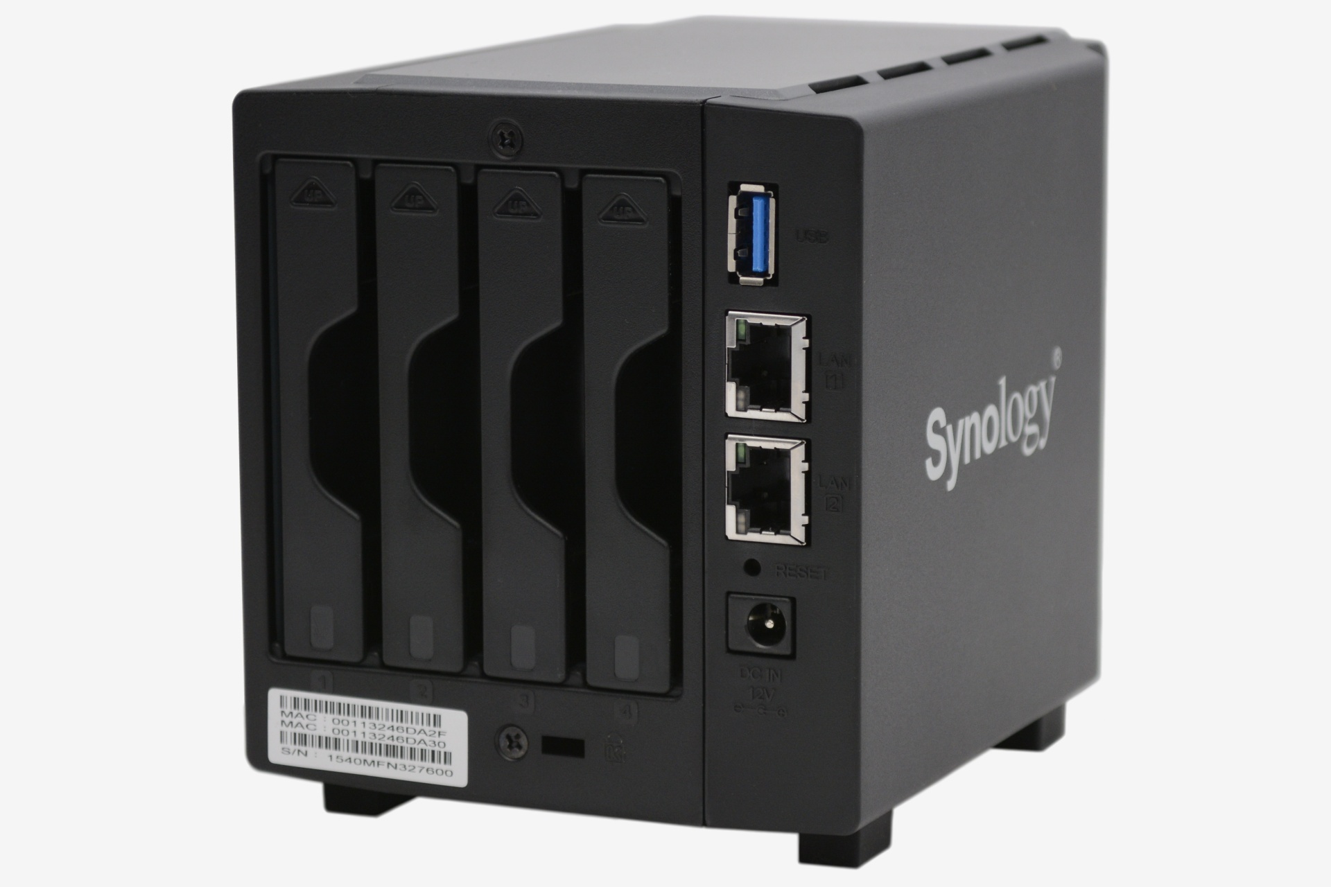 Synology com