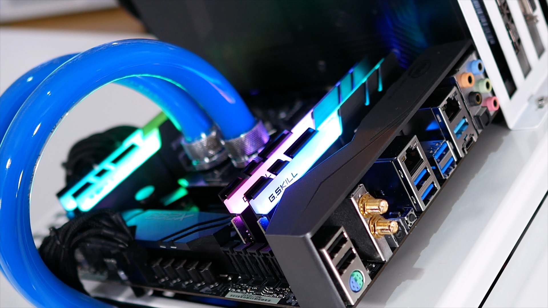 Overclocking The Core I9 7900x Photo Gallery Techspot