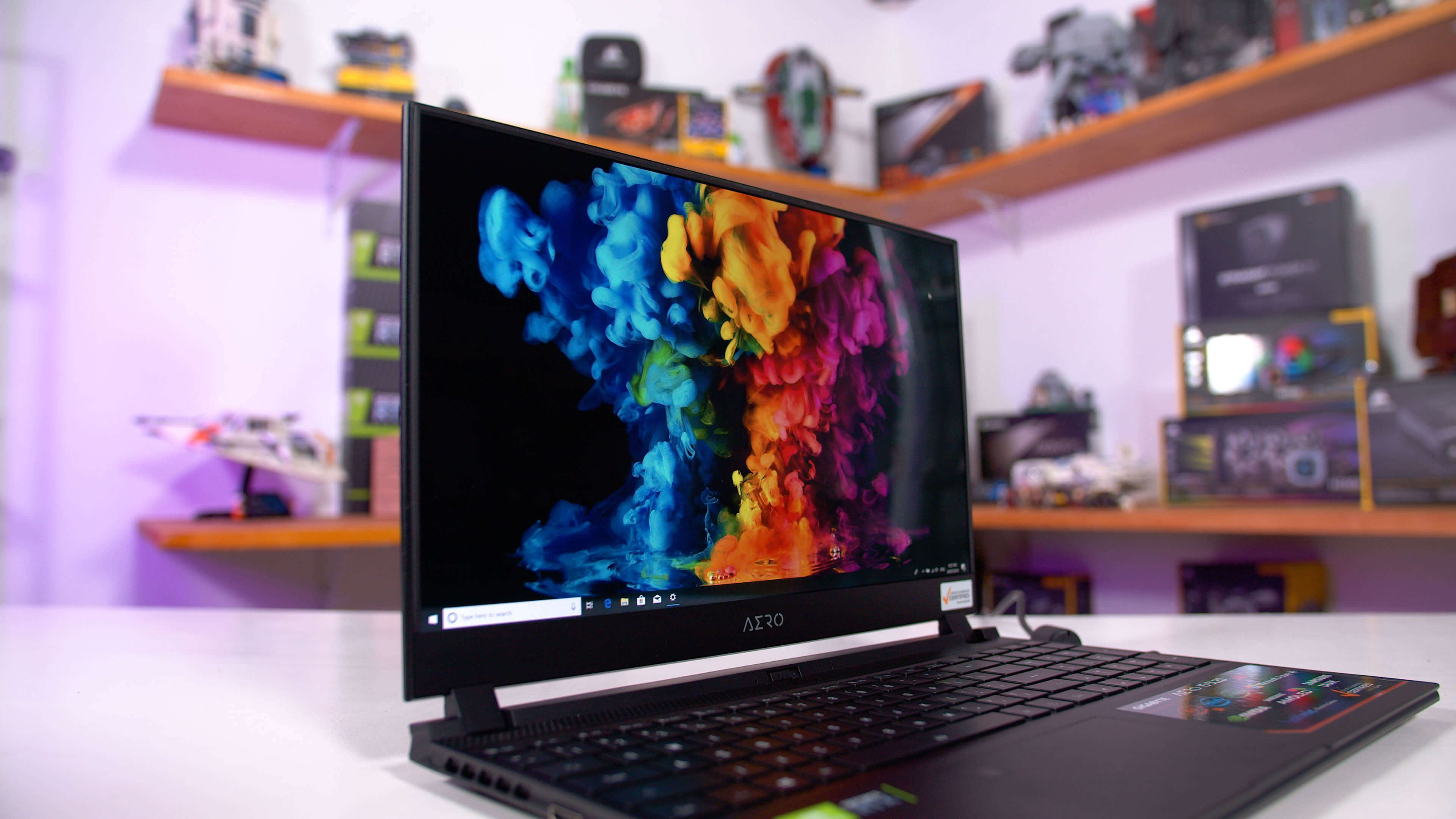 Testing an OLED Laptop Display It s Pretty Amazing Photo Gallery 