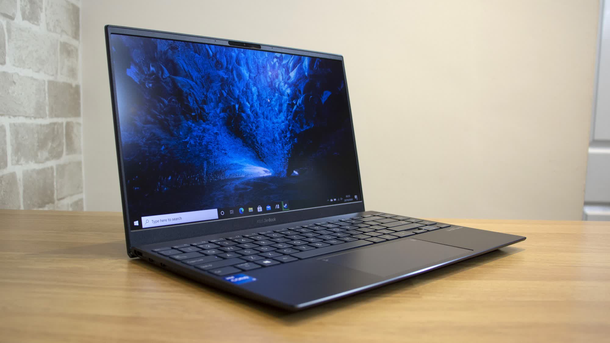 ASUS ZenBook 14 UX425 / BX425 (Thunderbolt 4) - Specs, Tests, and Prices