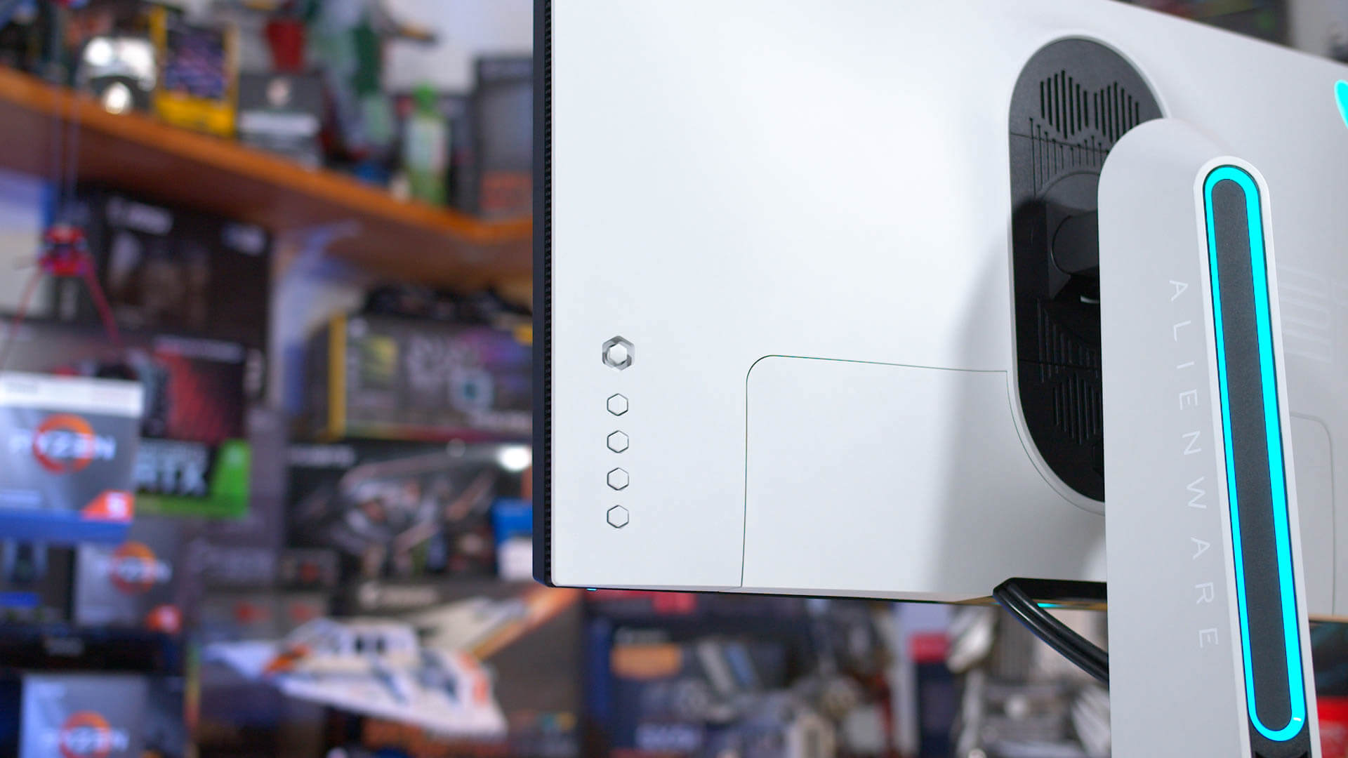 Alienware AW2721D 27