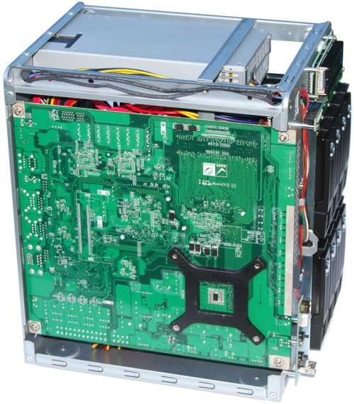 QNAP TS-809 Pro Turbo NAS Review > Hardware: A Closer Look