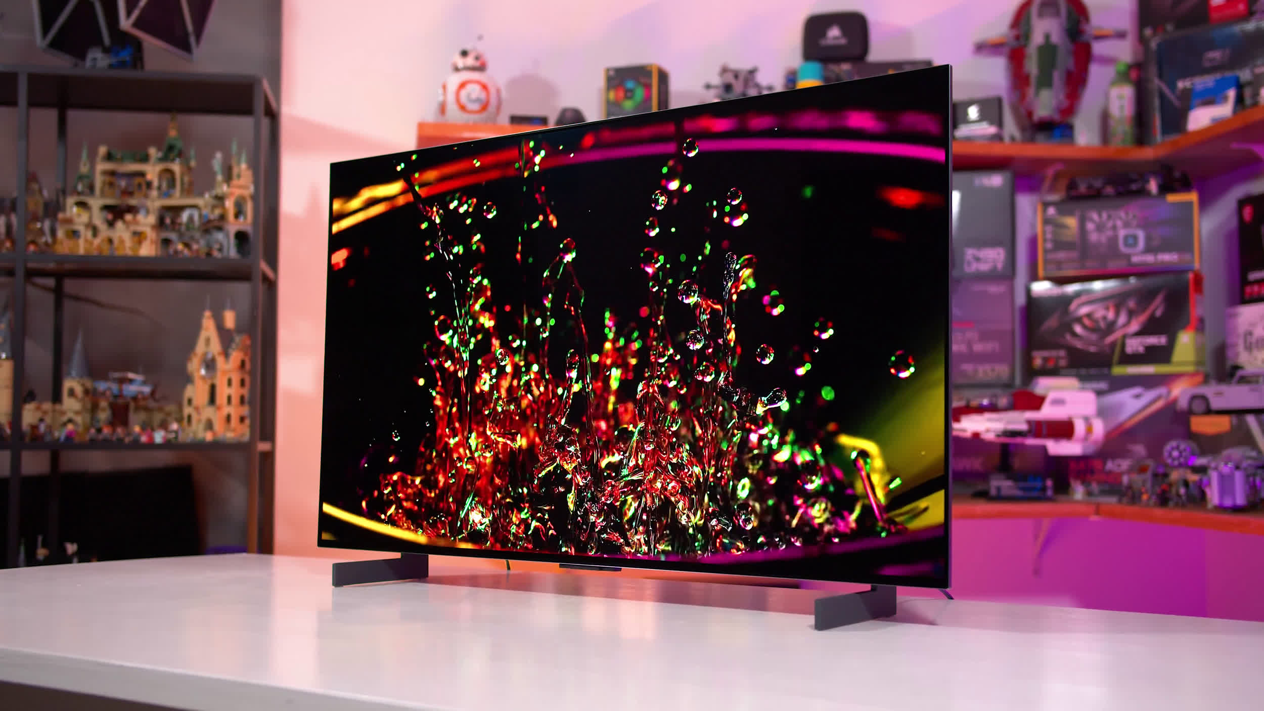 I tried the 42-inch LG C2 OLED TV, but I'm going back to the 48-inch