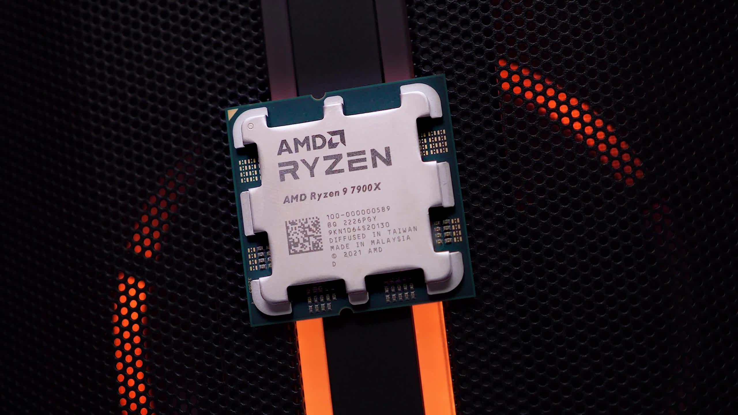 AMD Reveals New Ryzen 7 7800 and 7950X3D CPUs at CES 2023 - Video