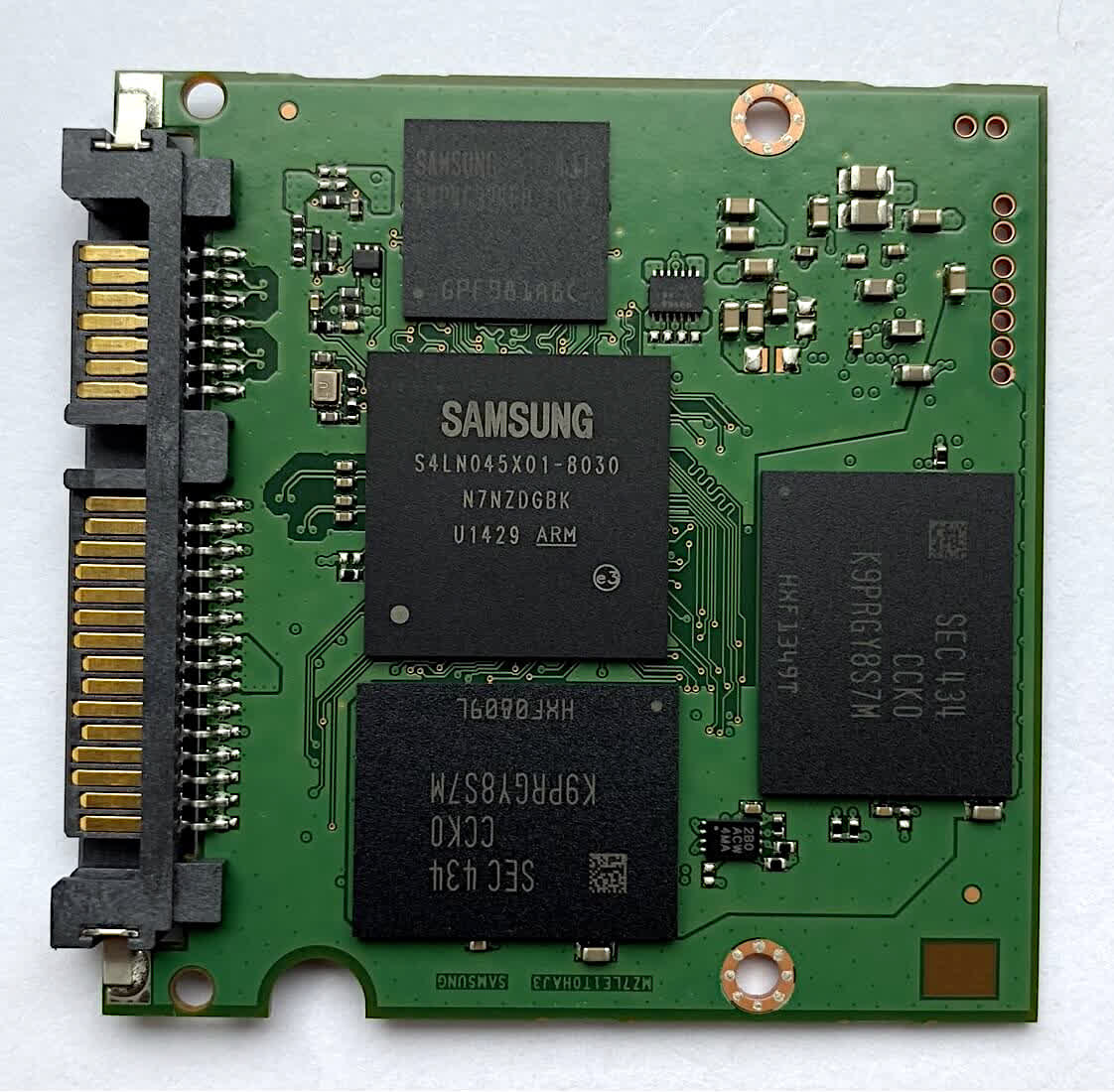 svg+xml,%3Csvg%20xmlns= Người giải thích: SSD Trimming là gì?