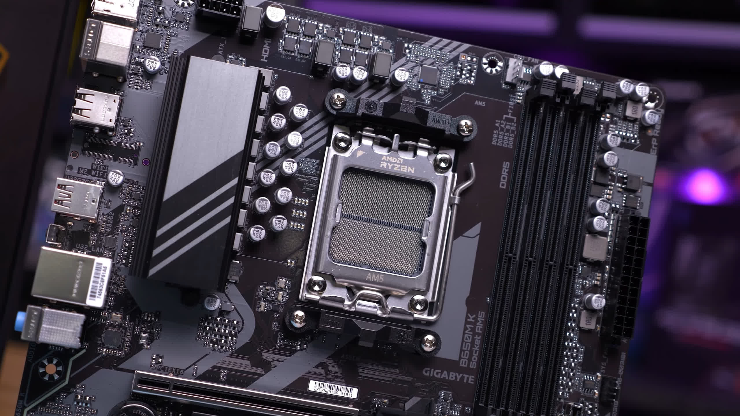 ASRock B650M-HDV/M.2 Review: Is the Cheapest Good Enough?