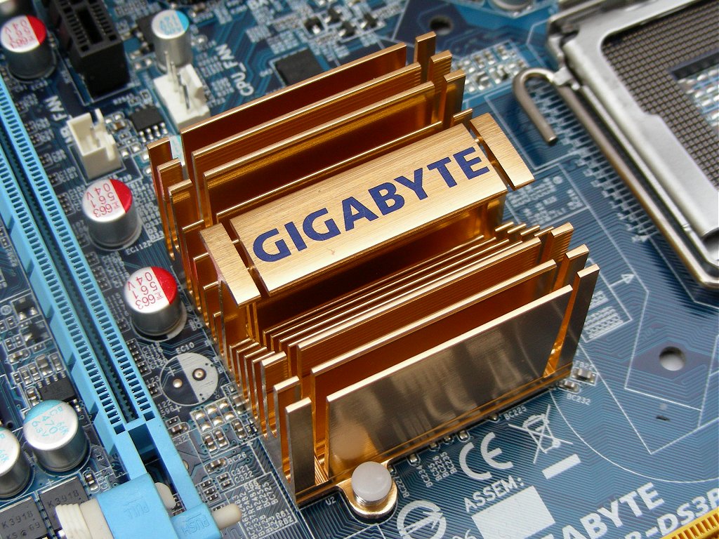 Установить видеокарту intel. Gigabyte 965p-ds3. Gigabyte 965p-ds3p Rev.2.0. Mega Zero 2.0 плата. Gigabyte ga-965p-ds3 расположение микросхемы биоса