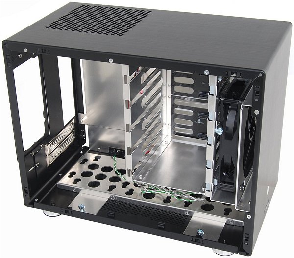 Caja Lian-Li PC-B25