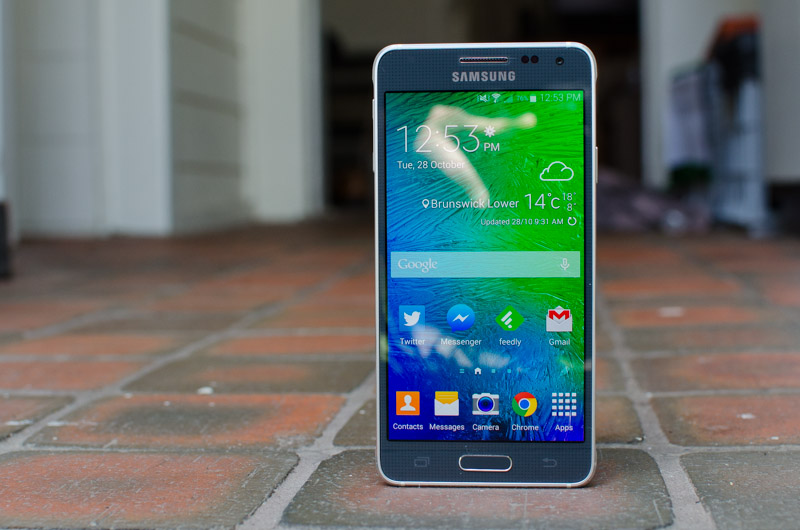 Samsung Galaxy Alpha Review > Display, Software