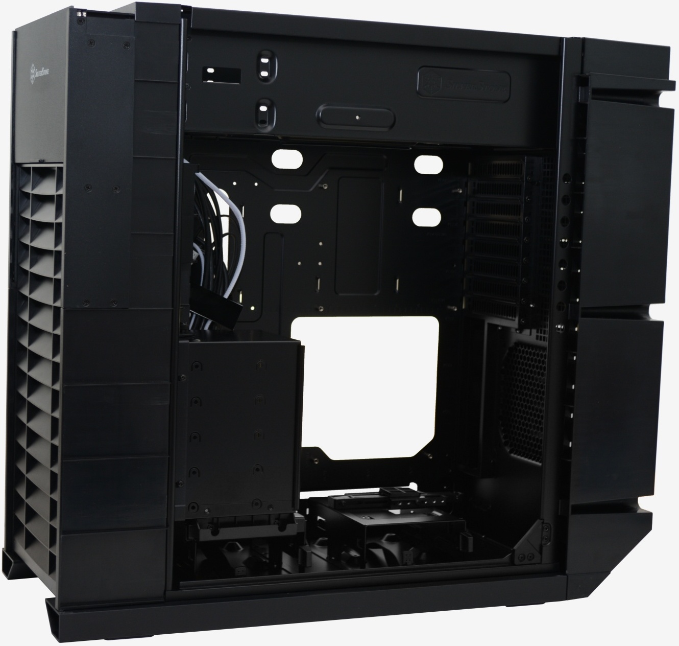 Silverstone Mammoth MM01 Case Review > Internal Design, Installation