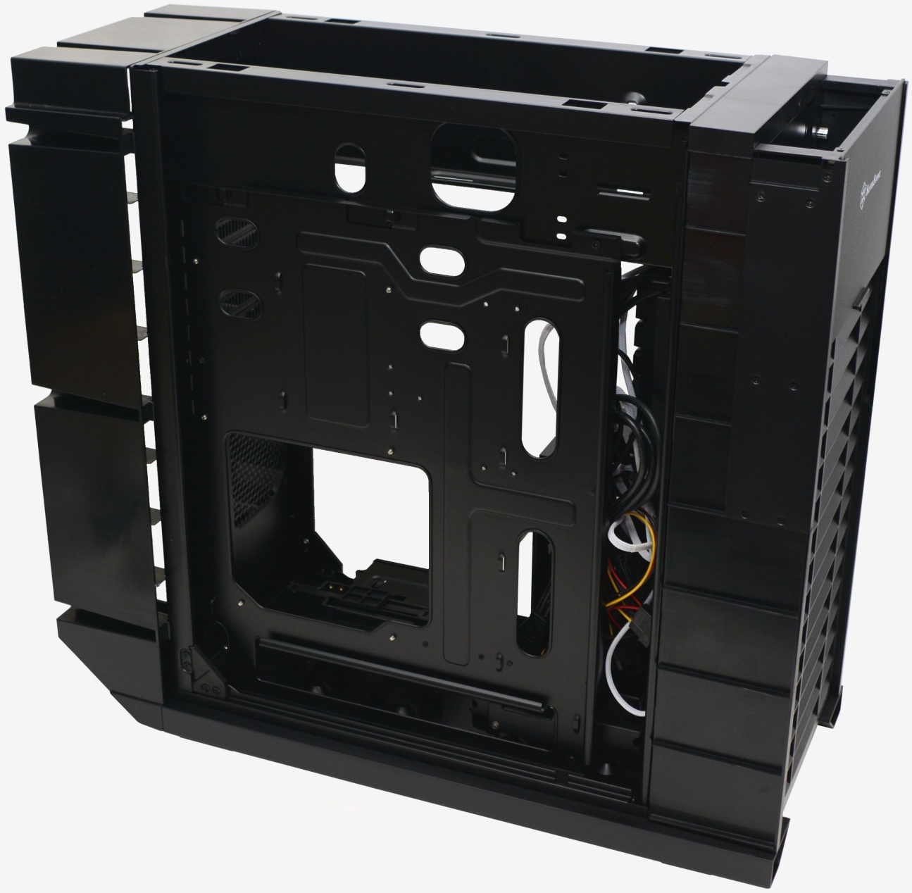 Silverstone Mammoth MM01 Case Review > Internal Design, Installation