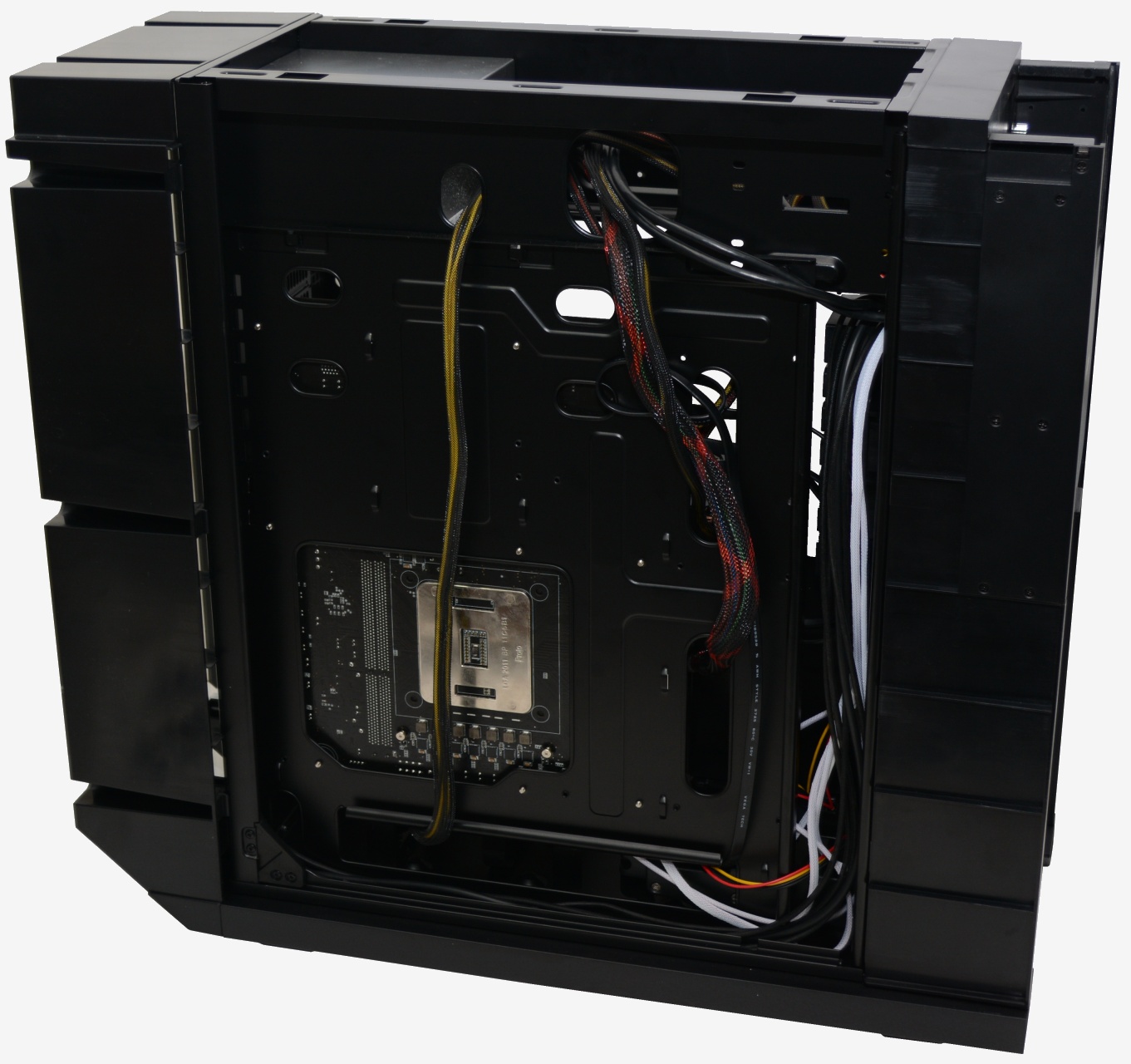 Silverstone Mammoth MM01 Case Review > Internal Design, Installation