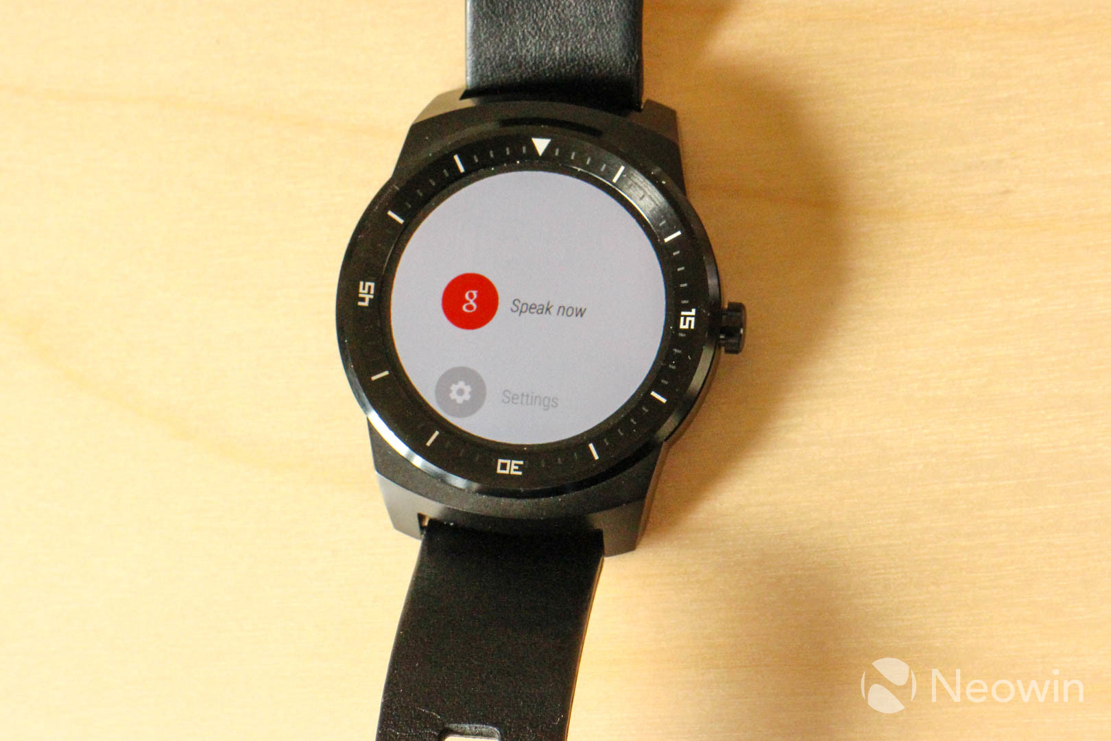 Neowin: LG G Watch R review, a round revolution?