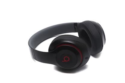 Monster Cable Beats by Dr. Dre Studio 2 2013 Edition Pros and Cons