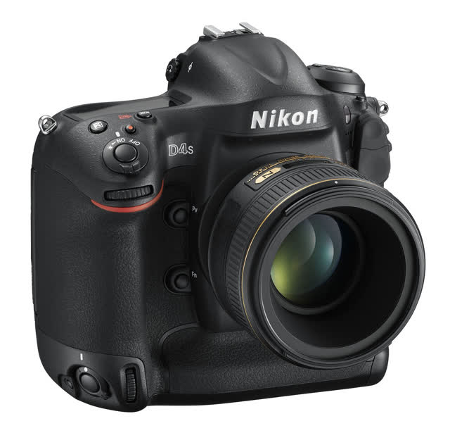 Nikon D4S