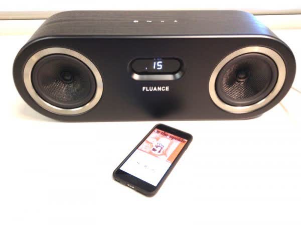 Fluance Fi50 bluetooth speaker