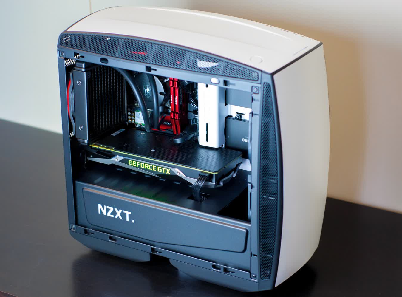 NZXT Manta