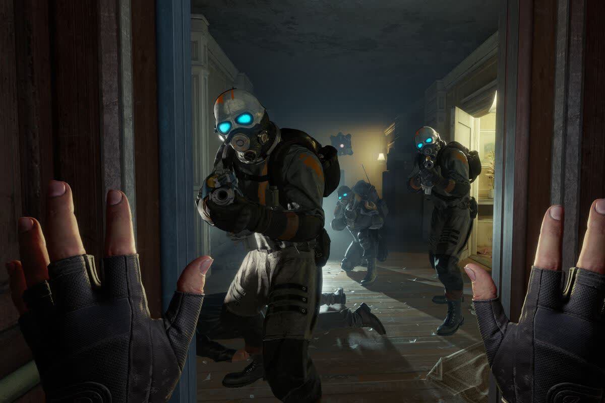Half-Life 2: Game of the Year Edition - PC : Video Games