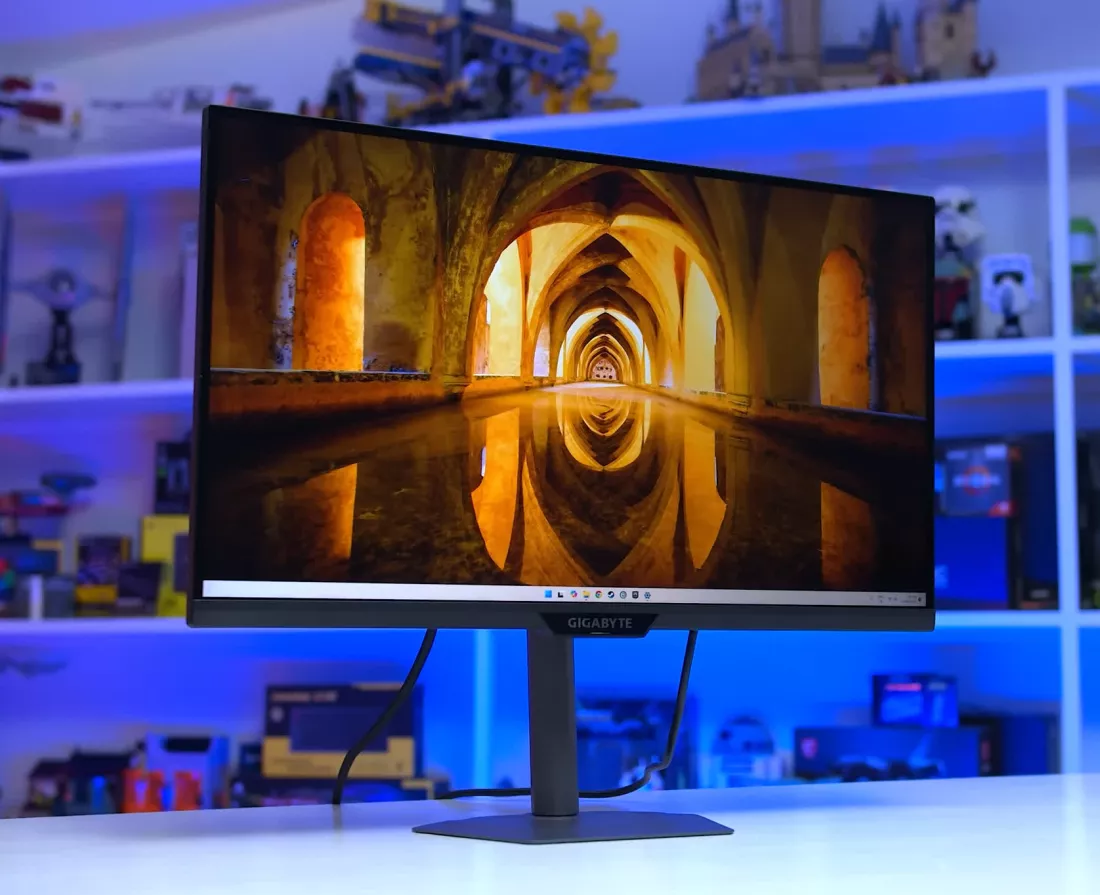 Gigabyte M27UP 27"