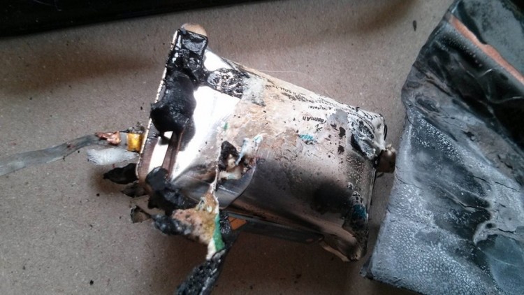 cheap cellphone batteries lead explosions smartphone batteries cell phone batteries knockoffs generic