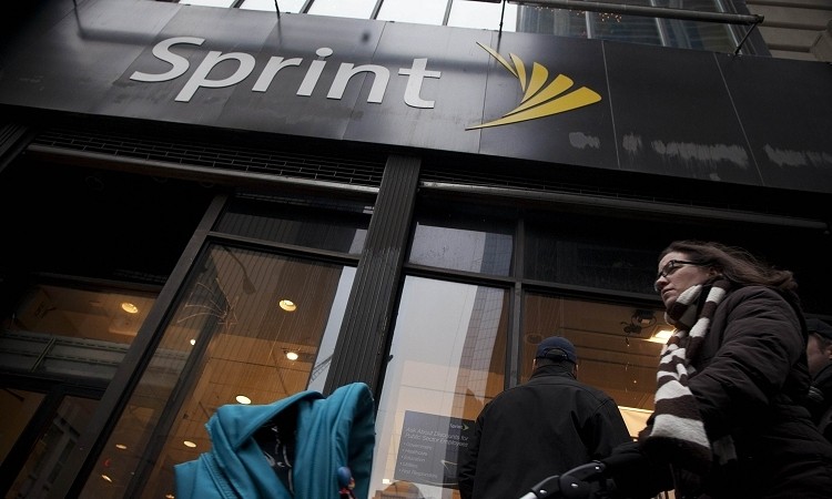 Sprint completes acquisition of Clearwire for $5 per share