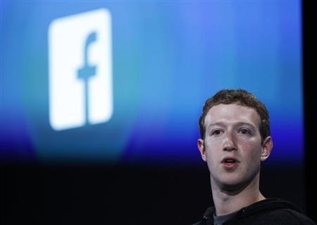 Groups claim Facebook's new policy threatens user privacy, asking FTC to step in