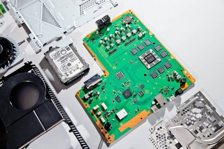 Weekend tech reading: A look at the inside of Sony's PlayStation 4, updated R9 290/290X drivers