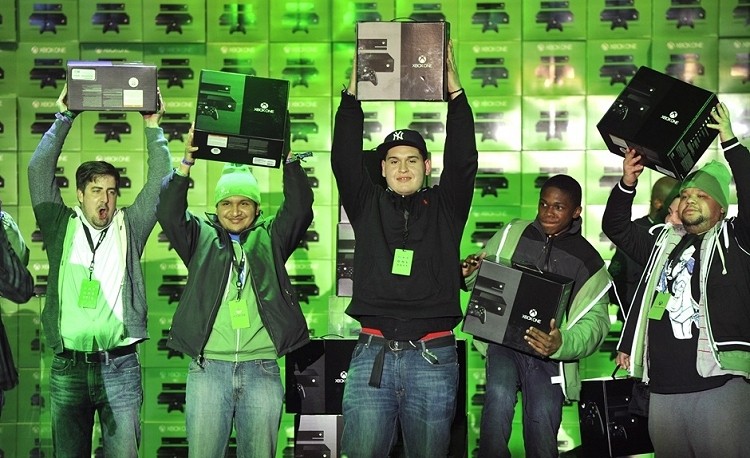 Microsoft matches Sony, sells over a million Xbox One consoles in the first 24 hours
