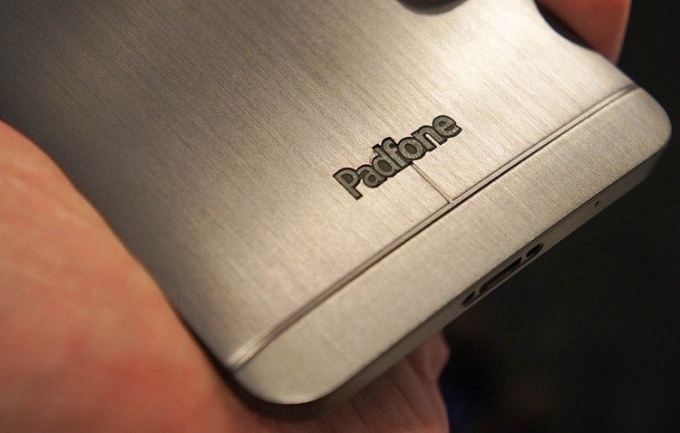 Asus CEO: PadFone coming to the US on a big carrier next year