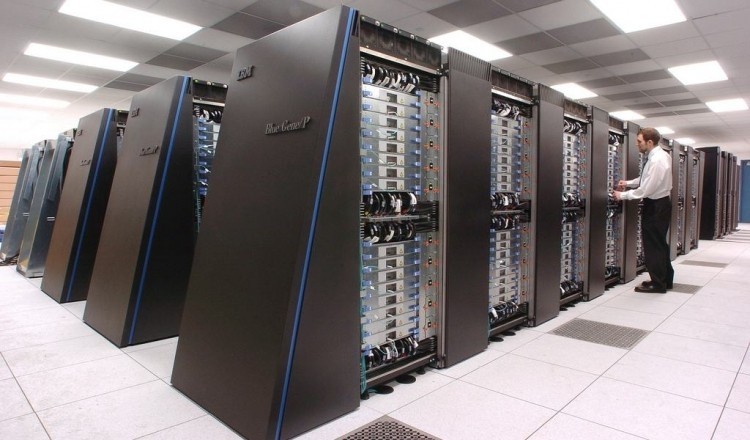 IBM reportedly renews effort to offload low-end server business