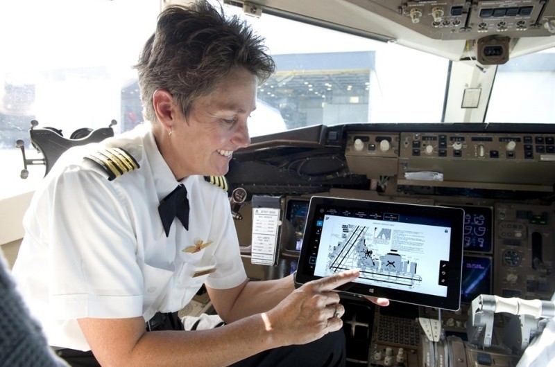 FAA clears Surface 2 tablet for use in pilots' electronic flight bags