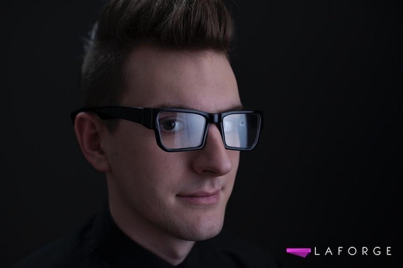 Google Glass competitor aims to win support with fashion friendly design