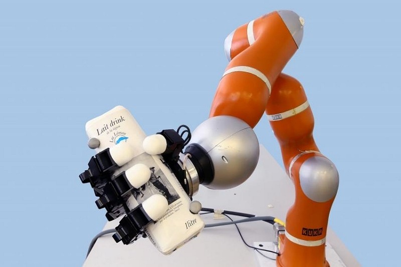 Scientists create bionic arm that catches objects in midair