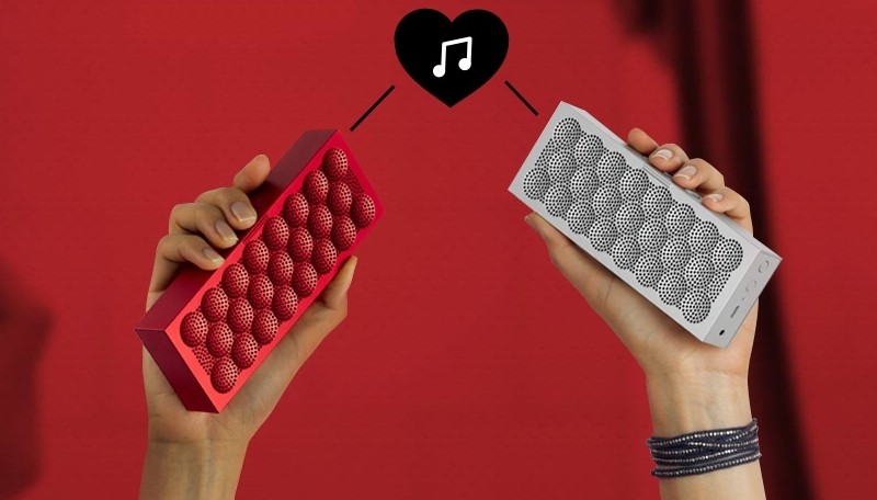 Mini Jambox firmware update lets you link two speakers together