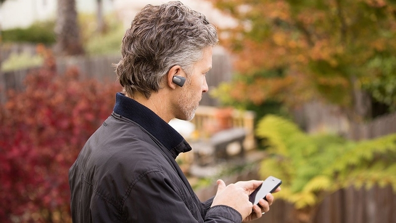 Soundhawk's earpiece promises to make it easier to hold conversations in noisy environments