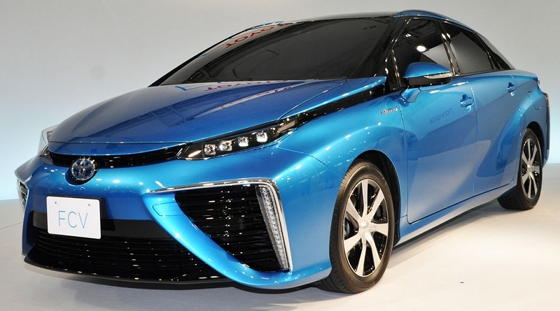 Toyota's hydrogen fuel cell car to arrive in the US next summer