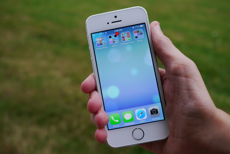 Wal-Mart slashes iPhone 5s, 5c pricing ahead of new flagship rollout