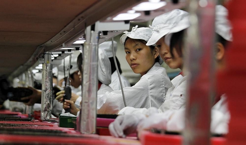 Foxconn is installing high-tech robots to help build the iPhone 6