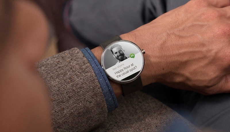 Could the Moto 360 be made of plastic instead of metal?