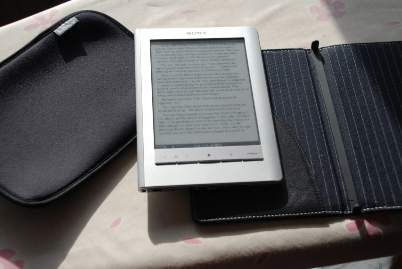 Sony concedes defeat, officially exits the e-book reader business