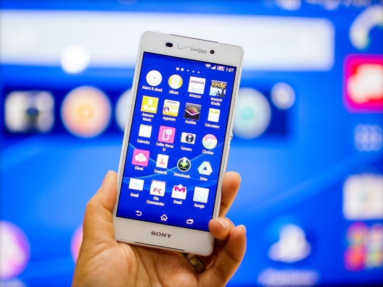 Sony's flagship phone is coming to Verizon as the Xperia Z3v with more storage, wireless charging