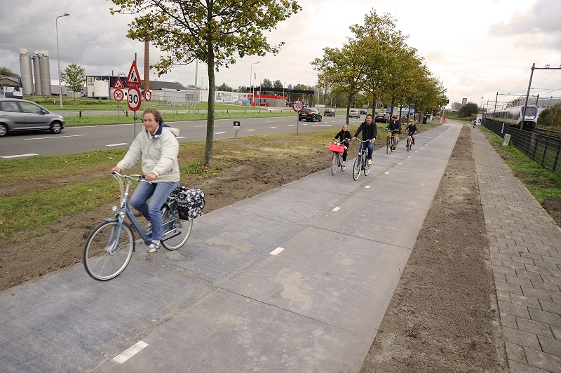 The Netherlands becomes first country to install solar-collecting pathway