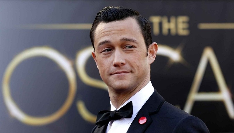 Joseph Gordon-Levitt to portray Edward Snowden in upcoming Oliver Stone film