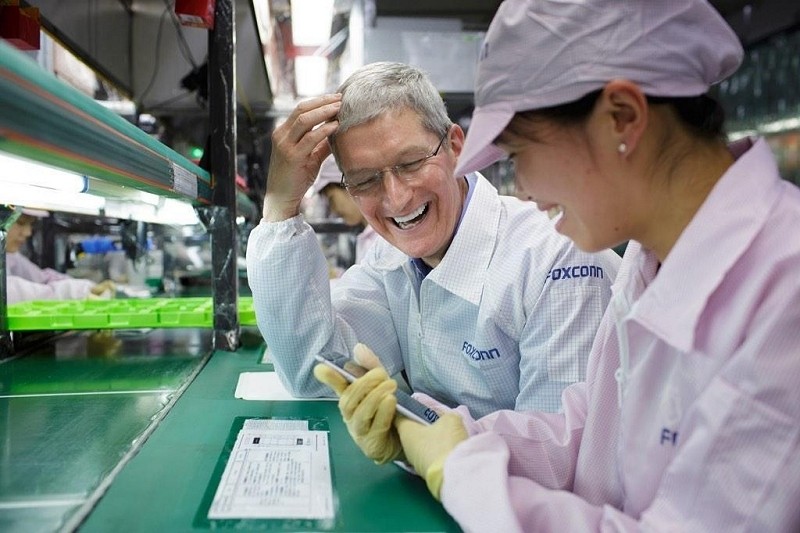 foxconn apple taiwan china factory display plant
