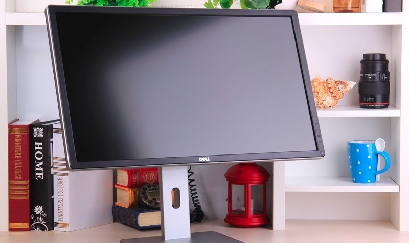 Microsoft slashes price of Dell 4K 30Hz monitor to $300 in Cyber Monday Extravaganza