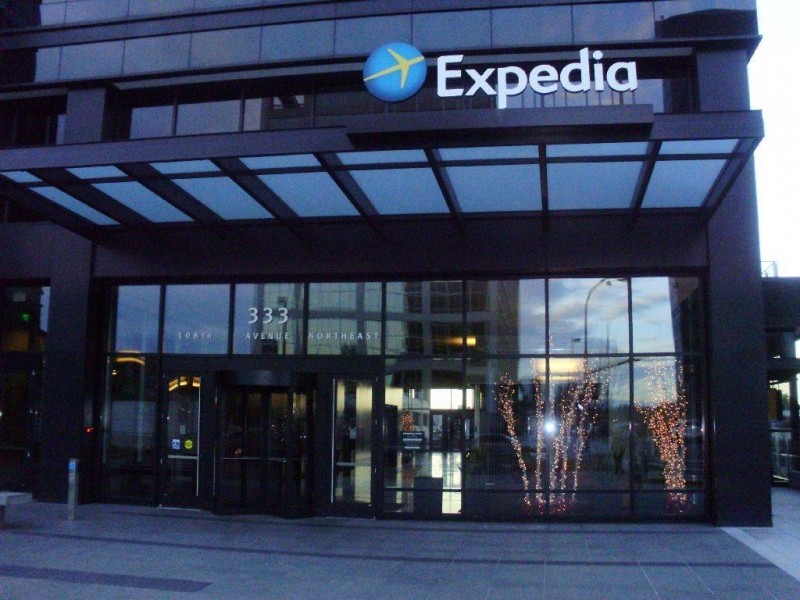 Expedia drops $280 million in cash to acquire Travelocity