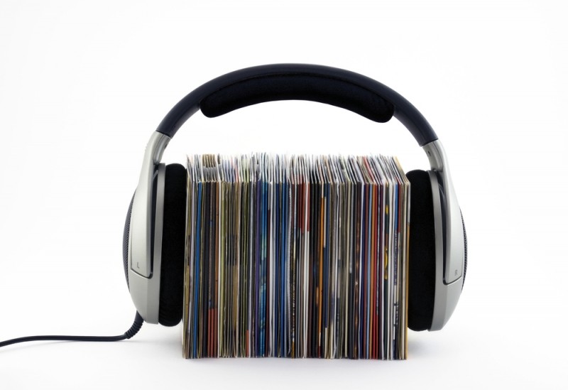 Streaming music generated more revenue than CDs in the US for the first time in 2014