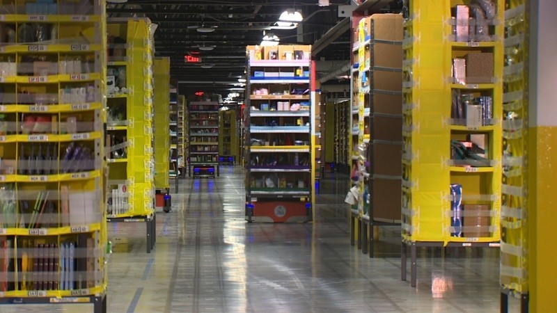 Amazon is looking for the best robot designs to run its warehouses