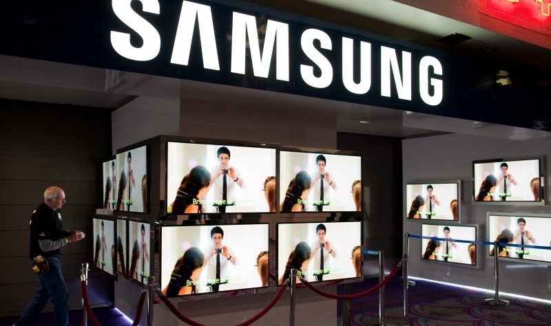Samsung has a team of 200 only working on Apple displays